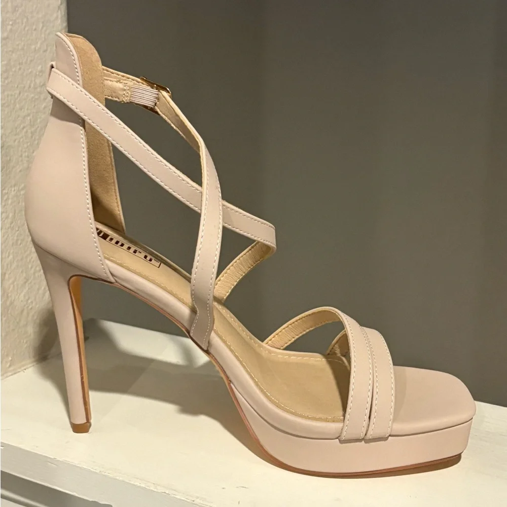 IDIFU Women’s Nude Chunky High Heels Open Toe Ankle Strap Elegant Size 8.5 - Picture 5 of 9